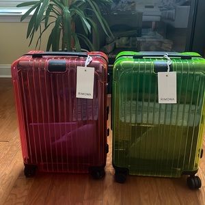 Rimowa Clear Neon Carry On-